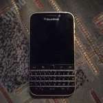Eladó új Blackberry classic q20, fizikai billentyűzetes okostelefon fotó