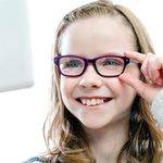 Válassz személyre szabott egyfókuszú szemüveget gyermeked számára! fotó