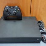Xbox One X 1TB Konzol Újszerű Fekete Garis ! fotó