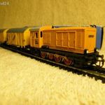 TT 1: 120 V36 103 033-7 dízelmozdony, banán szállító szerelvénnyel, vasútmodell, terepasztal fotó