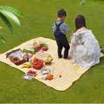 Összehajtható piknik takaró, strandszőnyeg, sárga kockás fotó