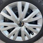 Gyári 16" VW Golf VIII. lemezfelni téli gumi fotó
