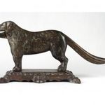 1I454 Antik nagyméretű kutya alakú bronz diótörő 29 cm fotó
