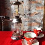 EGYEDI, lombikos kávéfőzőből lámpa fotó