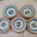 Banga Sándorné művésznő által készített dísz tányérok eladók. fotó