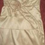drapp szatén pánt nélküli ruha S-s Flam mellbetétes rózsadísz h: 65 cm mb: 67-87 cm fotó