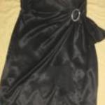 fekete szatén ruha strasszos csattal BB Collections h: 94 cm mb: 83 cm 8-s fotó