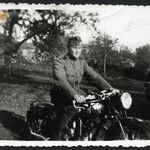 Katona NSU motorkerékpáron, jármű, motor, közlekedés, egyenruha, árnyék, 1930-as évek, Eredeti fo... fotó