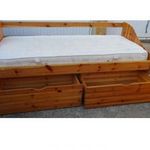Fenyő ágy ágyneműtartóval matraccal 90x200cm fotó