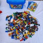 1kg vegyes ömlesztett LEGO csomag 10db figurával - ajándék összerakási útmutatók (eredeti lego) d fotó