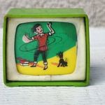 Retro német ceruzahegyező vagy babaházba játék TV lentikulár ( képváltós ) képernyővel fotó