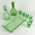 1N613 Régi zöld art deco likőrös üveg pálinkás készlet fotó