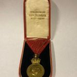 Antik katonai érdemérem - Ferenc József kitüntetés dobozában - SIGNUM LAUDIS - Láng Testvérek fotó