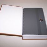 Könyv alakú széf fotó