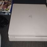 Fehér PS4 slim fotó