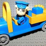 Lego Fabuland MOC - Borisz Buldog postás és csomagszállító teherautója. Egyedi építésű legó játék. fotó