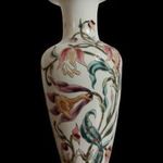 Zsolnay porcelán orchidea virágmintás váza, körpecsétes, kézzel festett, szignózott, (Mihalovicsné) fotó