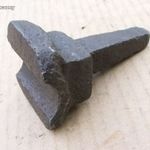 Antik kovácsolt kovács szerszám üllő idomüllő fotó