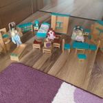 Régi Retró fabútor babákkal fotó