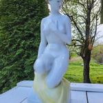Hollóházi porcelán_női akt szobor fotó