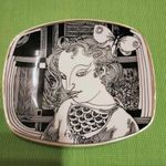 Hollóházi porcelán: Szász Endre pillangós tálka 12.5 x 14, 5 cm fotó