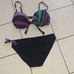 Tweka 44/L-es fekete, de színes anyaggal kombinált női bikini merevítős 'D' kosaras felsővel fotó