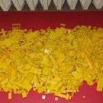 LEGO sárga vegyes építőelemekből álló (2.1Kg) nagy csomag egyben. Tele ritka alkatrészekkel!! fotó