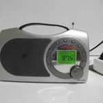 Hitachi KH-25 hordozható ébresztő órás rádió világító LCD kijelzővel fotó