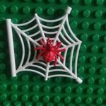 Lego piros pók + pókháló fotó