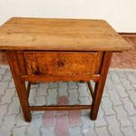 Kuriózum! Nagyon régi asztalka, ősi magyar nap szimbólummal, jó állapotban az 1700-as évekből fotó