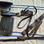 Kádár-Rendőr hagyaték: öv-címeres-Tányérsapka-antantszíjjak, övek-Járőrtáska- fotó