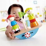 Hape egyensúlyozó fa baba játék- Nemzetközi csónak fotó