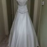 Kér részes fehér "A" vonalú menyasszonyi ruha fotó