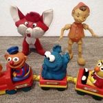 Retró játék csomag: orosz Pinocchio Pinokkió műanyag figura baba Szezám utca Muppet Show vonat Vuk fotó