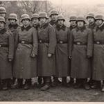 német katonák csoportkép sisak 1940 8, 5/6 fotó