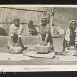 South Africa - Basutoland - girls, kukoricát örlő lányok fotó