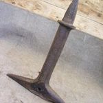 Antik kovácsolt szerszám üllő szarvasüllő fotó