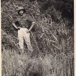 német katona egyenruhában sivatagi/ trópusi egyenruhában parafa sisak képeslap méret fotó