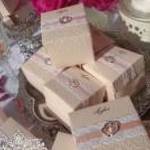 Esküvői dobozos meghívók és köszönetajánékok megfizethető áron fotó