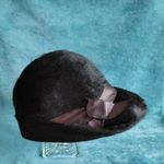 Fekete karimás kalap, sötétbarna szalaggal, 54 fejméret fotó