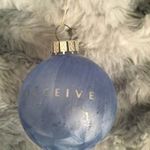 AVON jeges kék karácsonyfadísz régi üveggömb - PERCIEVE fotó