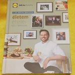Lidl szakácskönyv 2023 -as LEGÚJABB!! Életem ételei Széll Tamással BONTATLAN!! TELJESEN ÚJ!! fotó