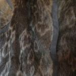 Női szürkés valódi szőrme kabát, bőr díszítéssel kb. 42-44-es fotó