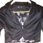 COOLCAT fekete színű, elegáns, húzott ujjú, szatén anyagú boleró, kisebb méretű (XS) fotó