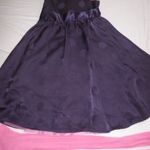 98-110 2-4 év alkalmi elegáns alsószoknyás lila pöttyös ruha harisnyával akár ikreknek is fotó