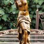 Női akt - bronz szobor fotó