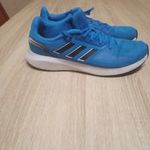 Adidas cipő fotó