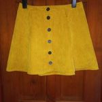 BERSHKA sárga színű, végig gombolható, kord anyagú női szoknya, M-es méretű fotó