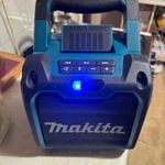 Makita DMR200 bluetooth hangszóró, töltővel, akkumulátorral fotó