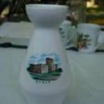 Hibátlan, újszerű kerámia váza a gyulai vár képével eladó. fotó